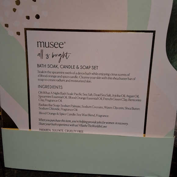 NWT MUSEE ALL IS BRIGHT BATH SOAK,CANDLE & SOAP SET - Picture 3 of 3